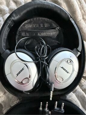 Bose QuietComfort 15 Over-Ear Headphones - Silver